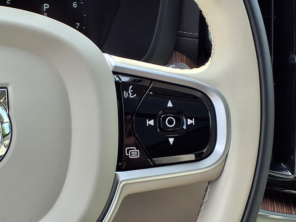 2020 Volvo XC60 Inscription photo 14