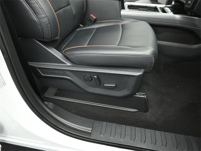 2025 FORD F-250 - Image 31