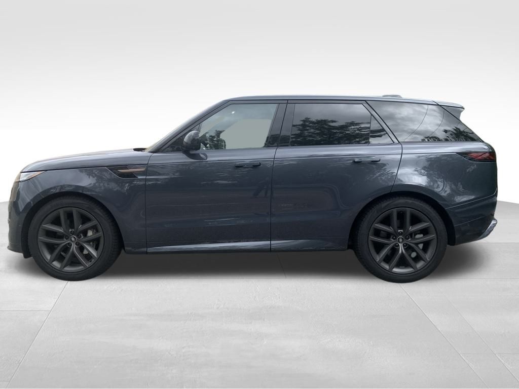 2025 Land Rover Range Rover Sport SE photo 3