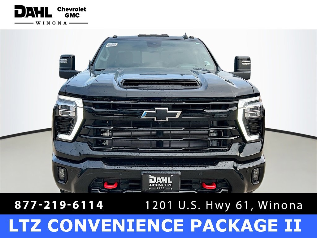 2025 Chevrolet Silverado 3500HD LTZ photo 3