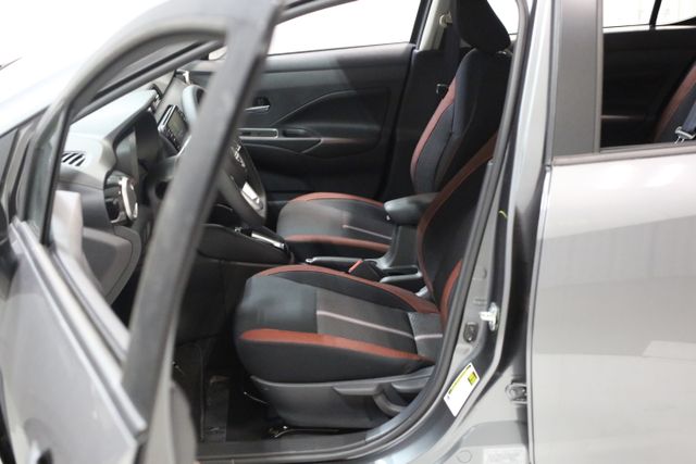2025 Nissan Versa SR photo 7