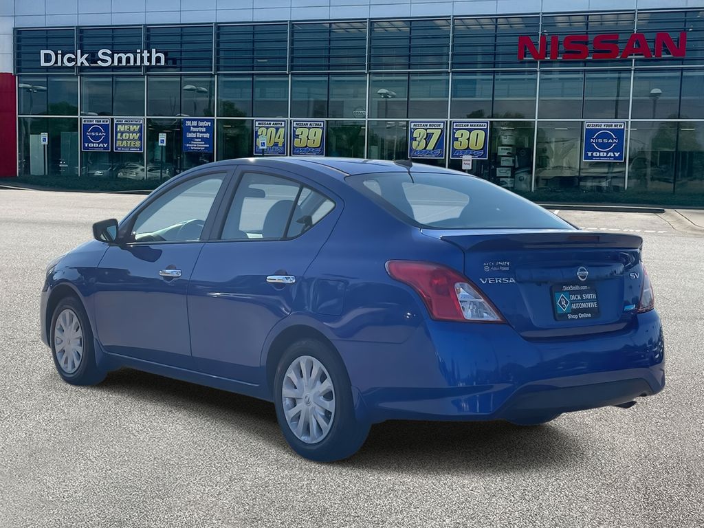2015 Nissan Versa 1.6 SV photo 3