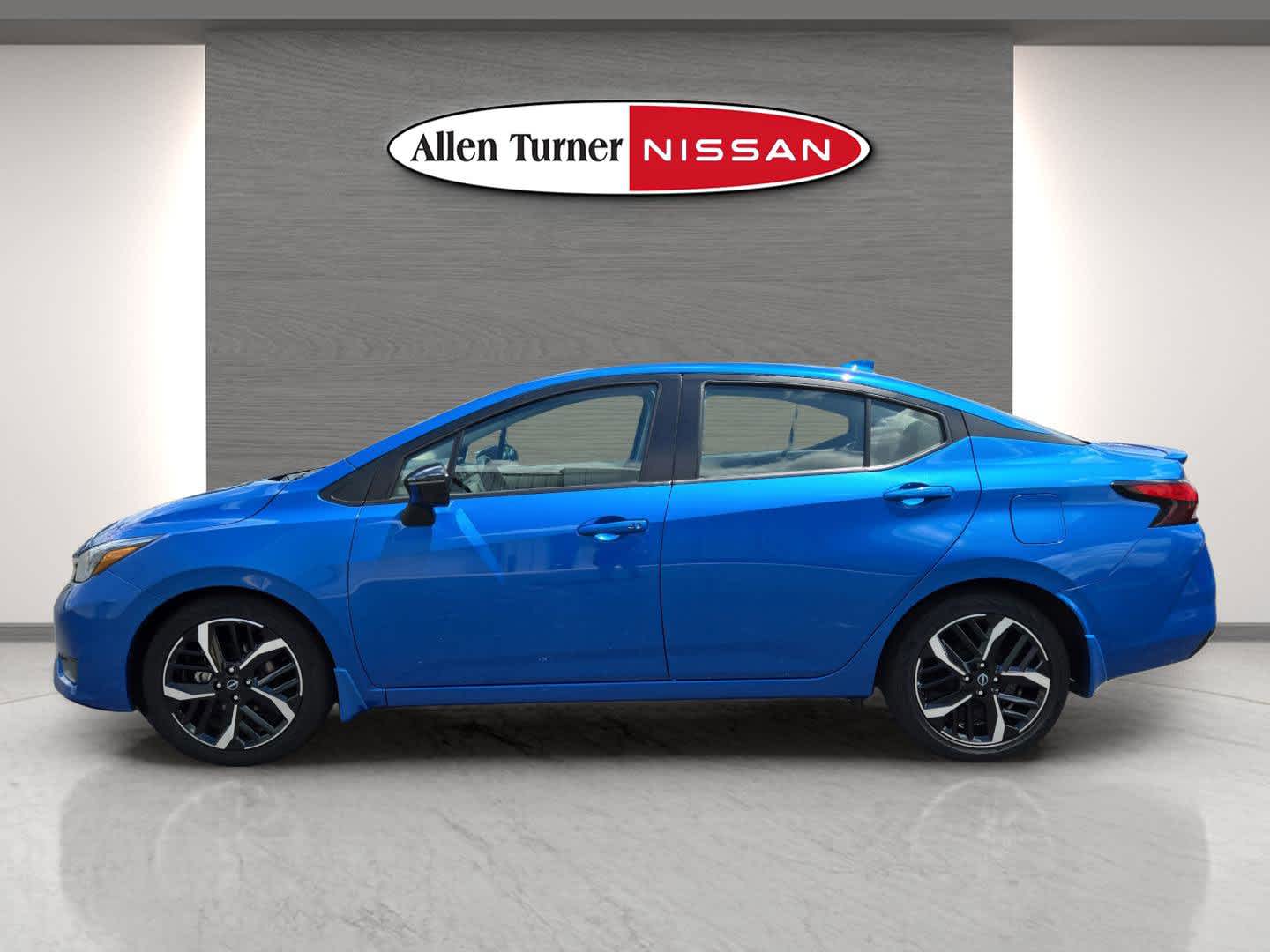 2024 Nissan Versa 1.6 SR photo 9