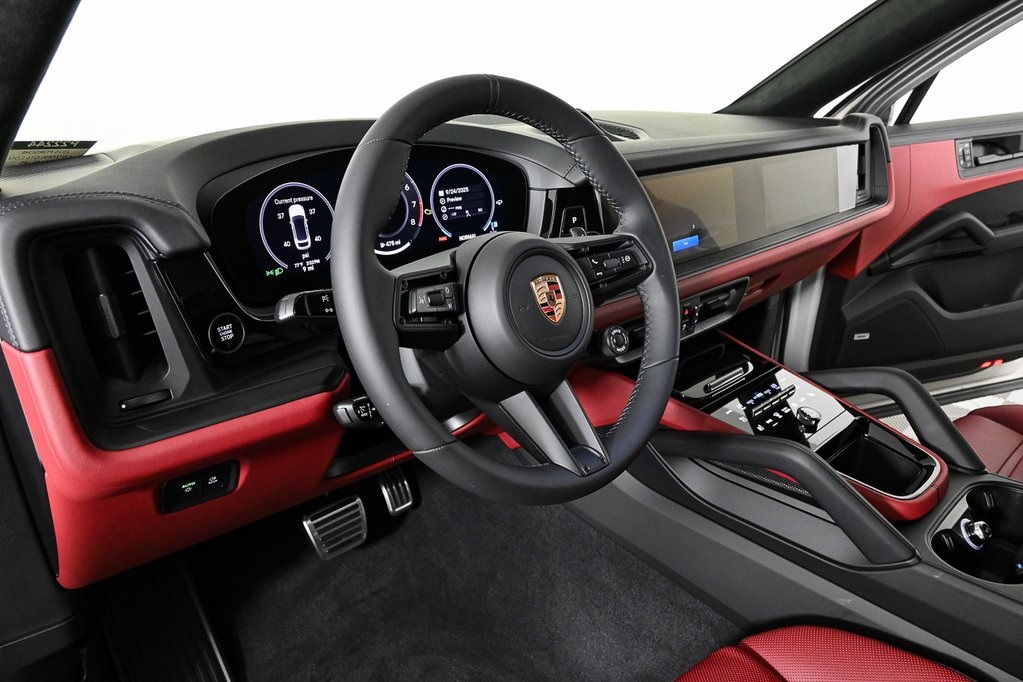 2026 Porsche Cayenne GTS Coupe photo 4
