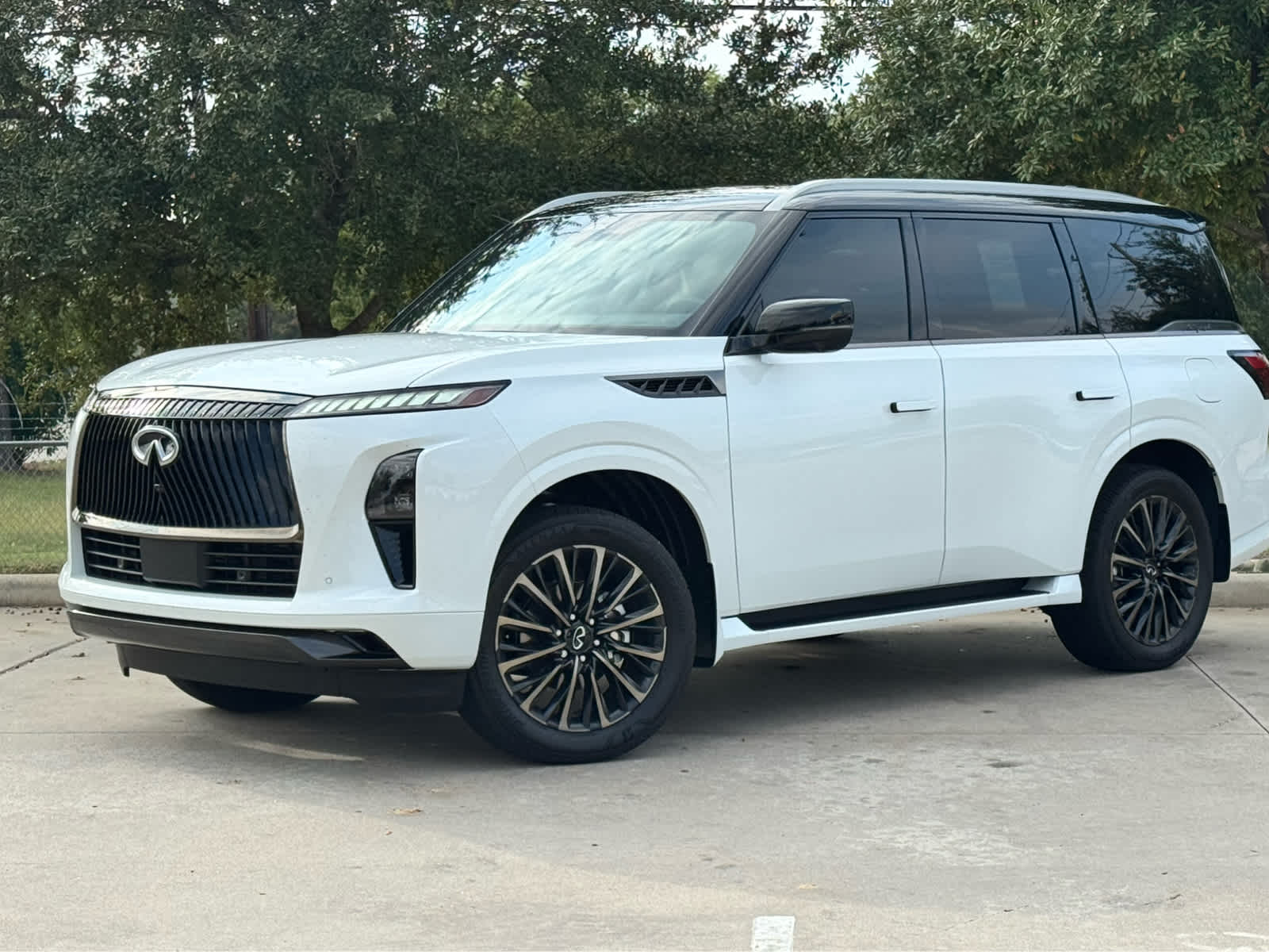 2026 INFINITI QX80 Autograph's photo