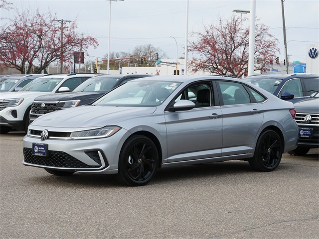 2025 Volkswagen Jetta 1.5T SE photo 2