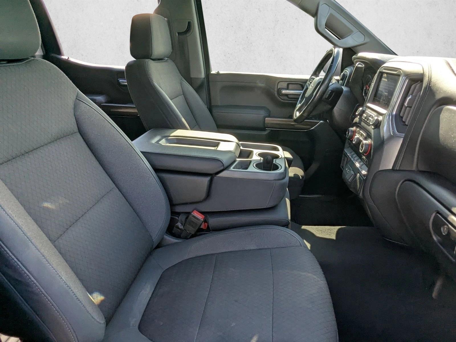 2019 Chevrolet Silverado RST photo 19