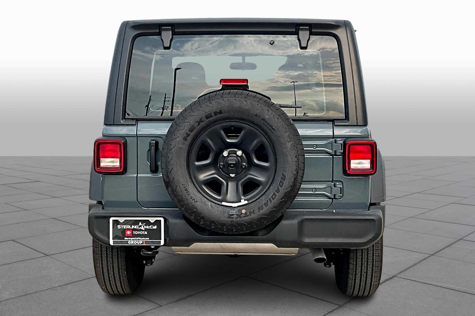 2025 Jeep Wrangler Sport photo 4