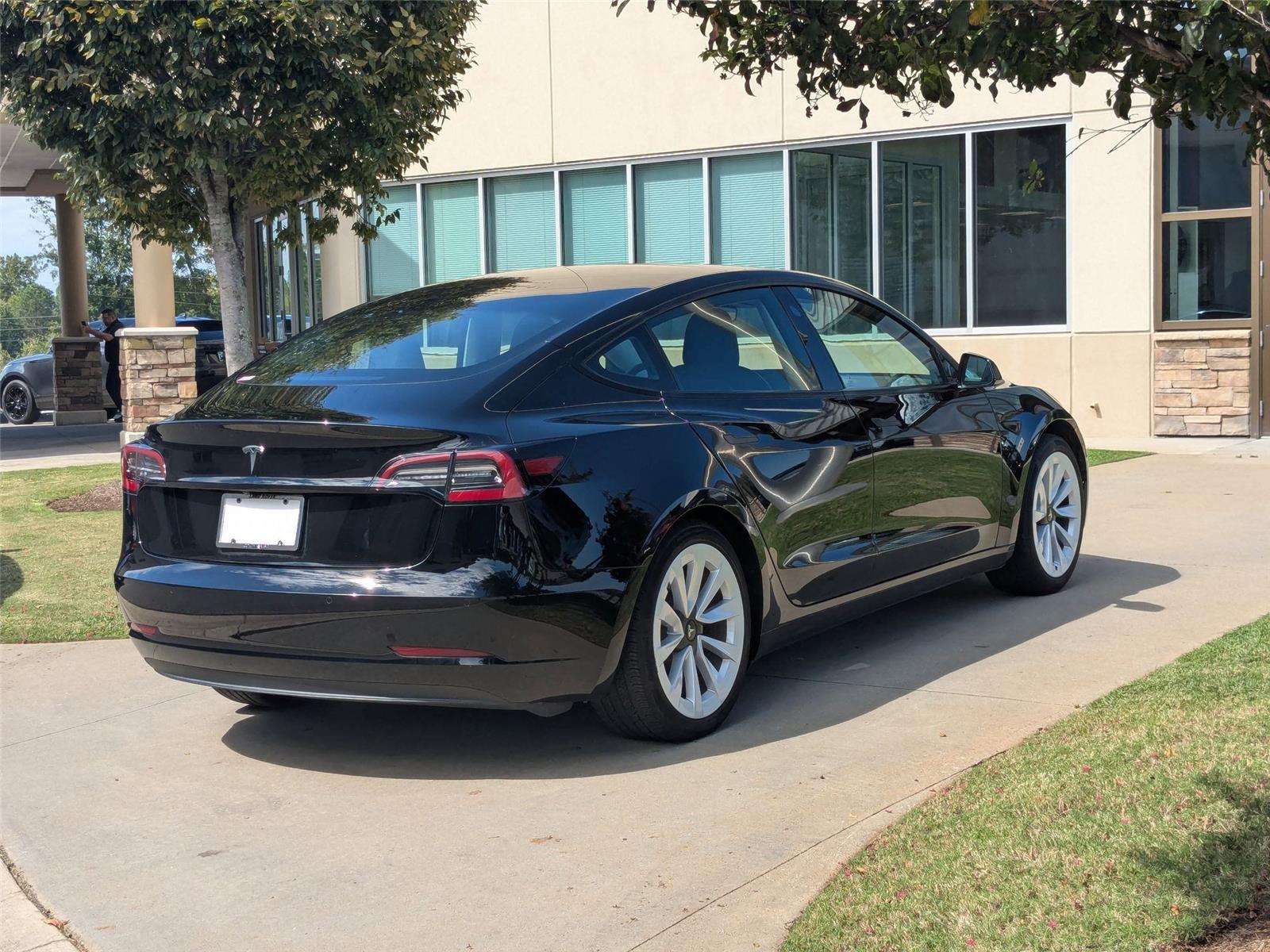 2021 Tesla Model 3 Standard Range Plus photo 5