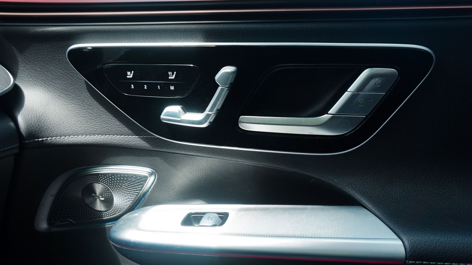 2023 Mercedes Benz EQE SUV 350 photo 23