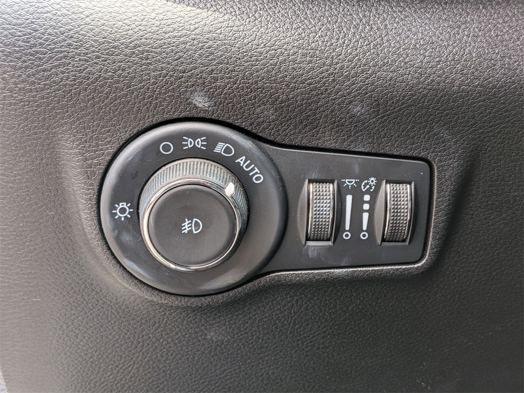 2022 Jeep Compass Latitude Lux photo 13