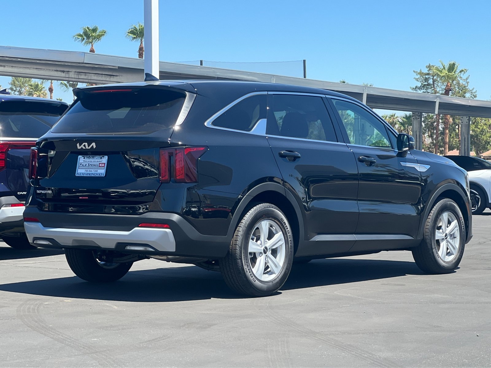 2025 Kia Sorento LX photo 3