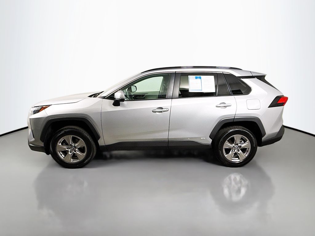 2023 Toyota RAV4 Hybrid XLE photo 4