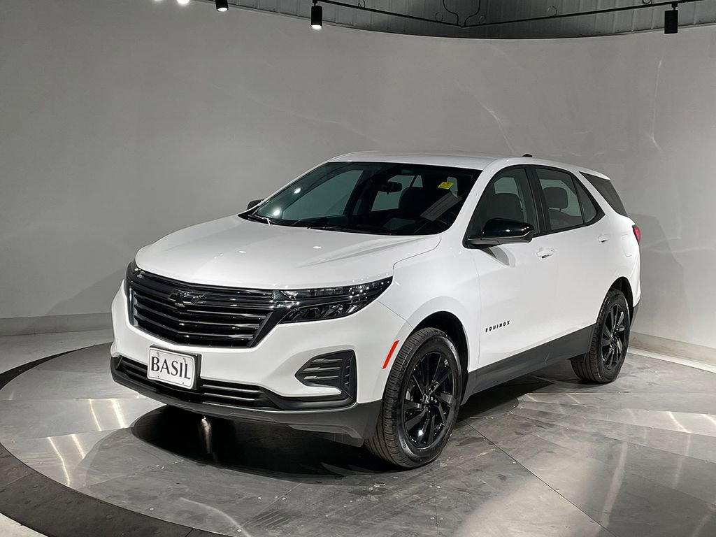 2024 Chevrolet Equinox LS photo 3