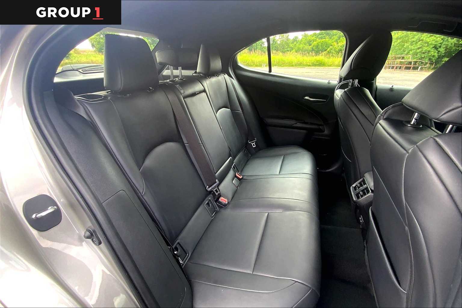 2022 Lexus UX 250h F SPORT photo 32