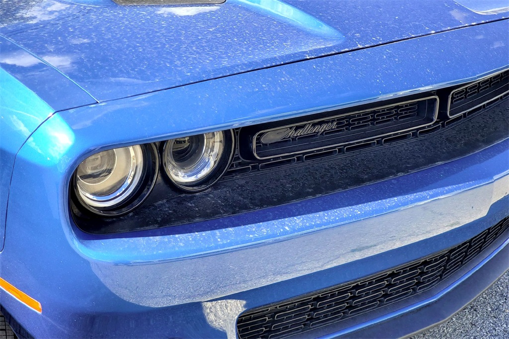 2022 Dodge Challenger SXT photo 2