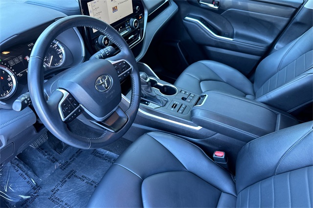 2024 Toyota Highlander XLE photo 8