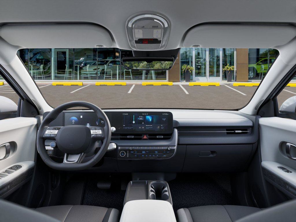2025 Hyundai Ioniq 5 SE Standard Range photo 25