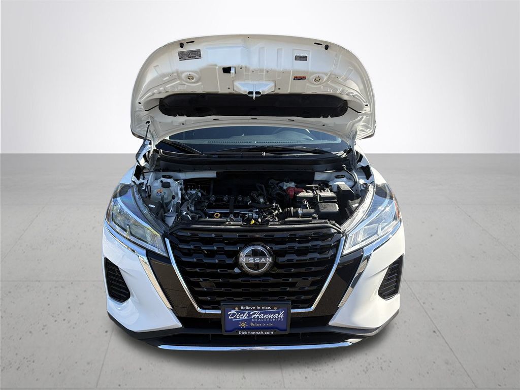 2024 Nissan Kicks S photo 4