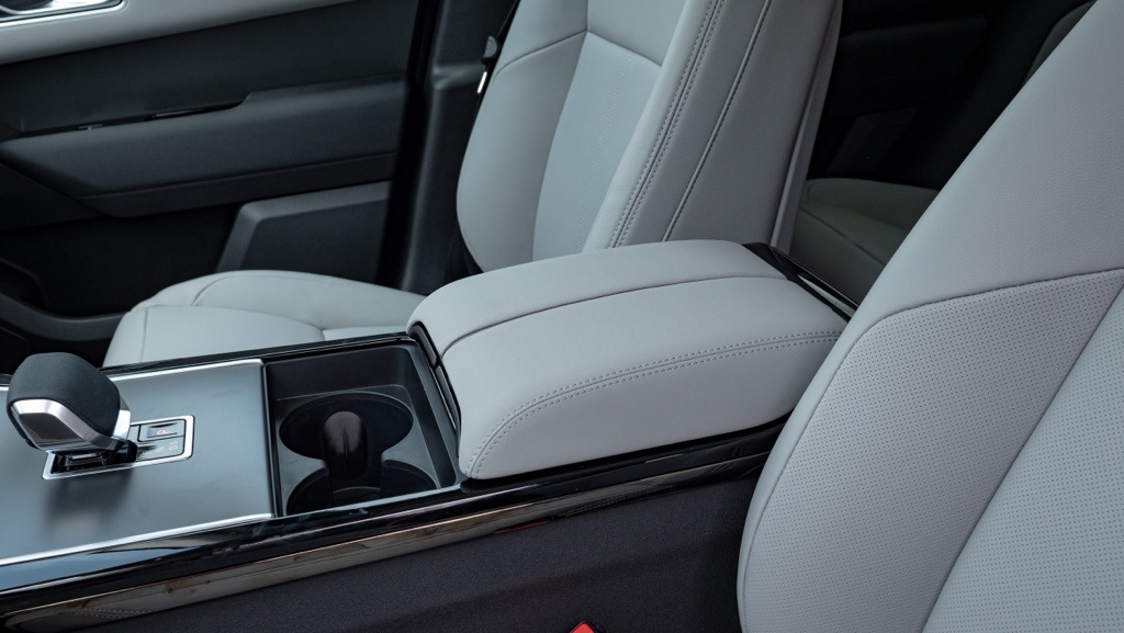 2025 Land Rover Range Rover Velar SE photo 34