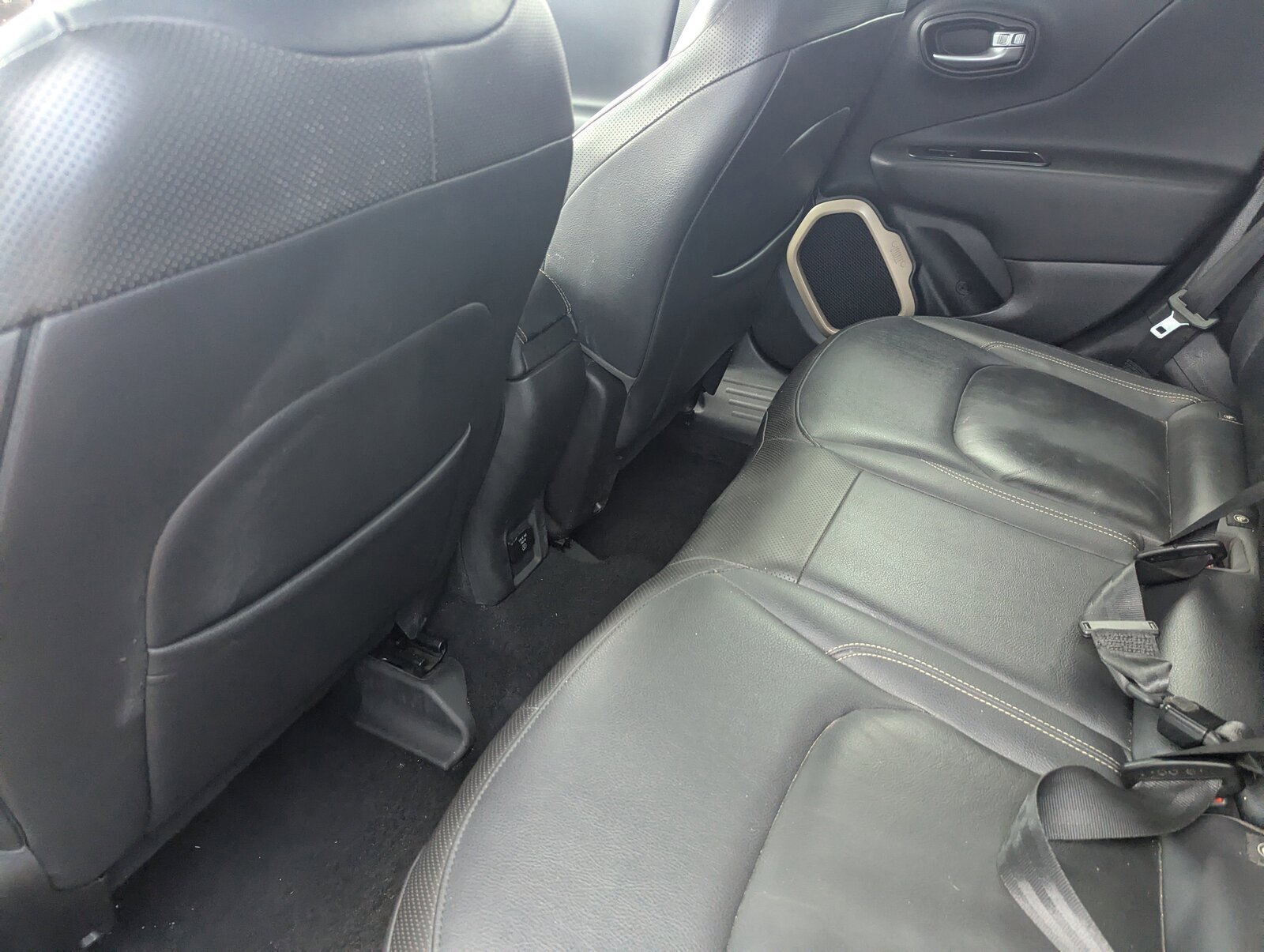 2016 Jeep Renegade Limited photo 14