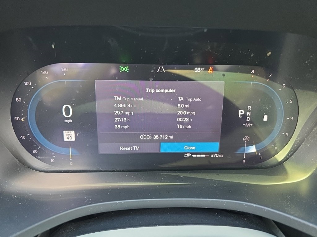2023 Volvo XC60 B5 Ultimate photo 12