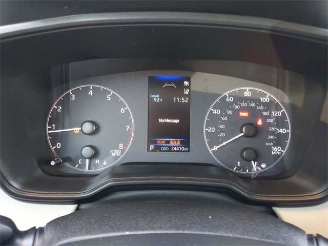 2023 Toyota Corolla Cross LE photo 24