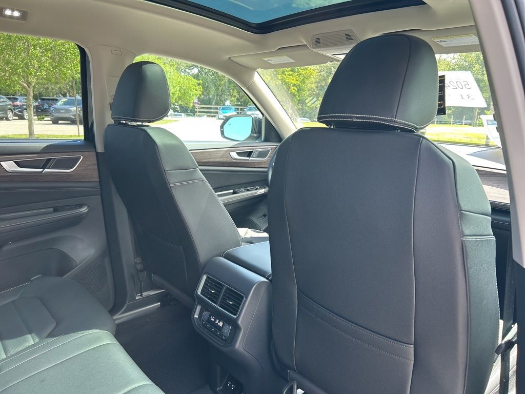 2026 Volkswagen Atlas SEL photo 42
