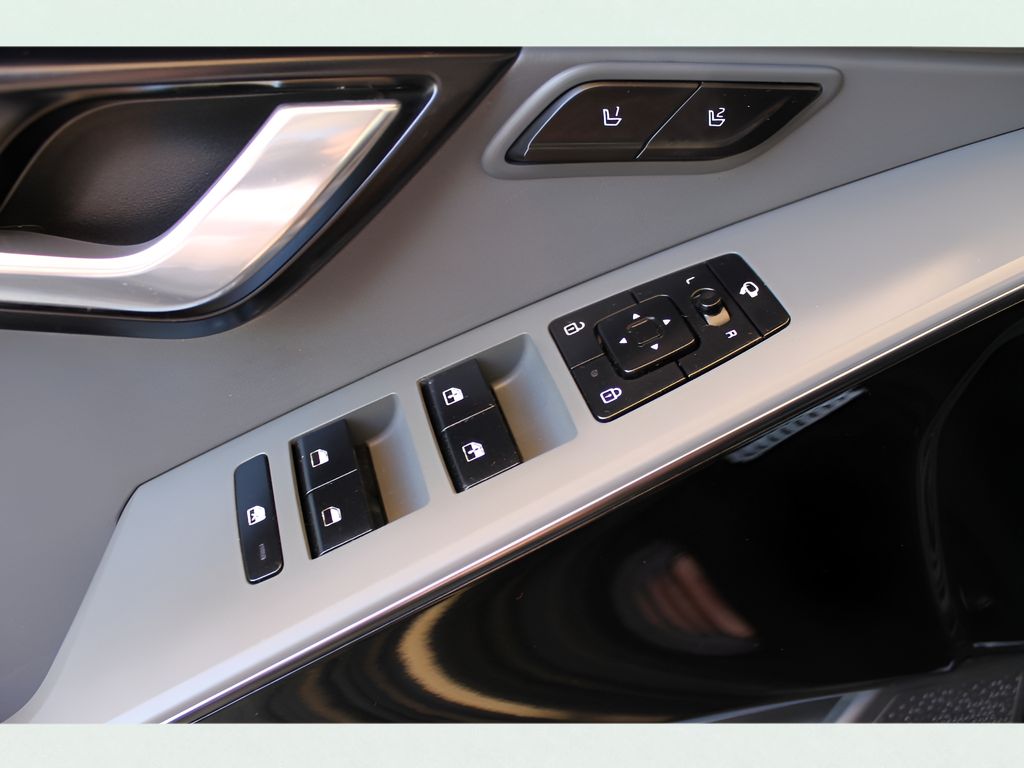 2023 Kia Niro SX Touring photo 26