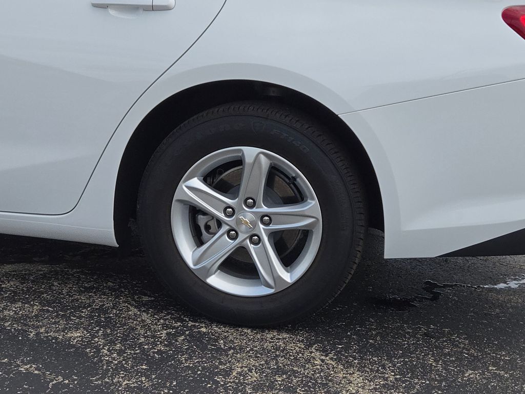 2025 Chevrolet Malibu LS photo 12