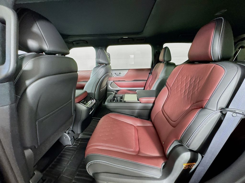 2026 Infiniti QX80 photo 25