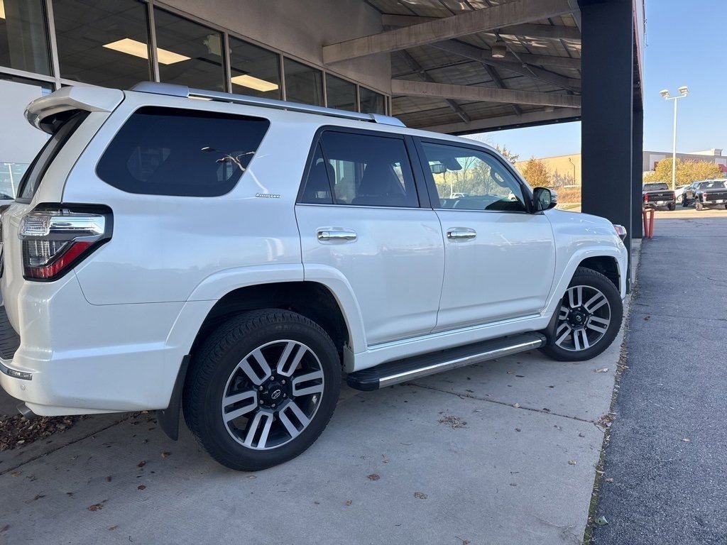 2022 Toyota 4Runner Limited photo 4