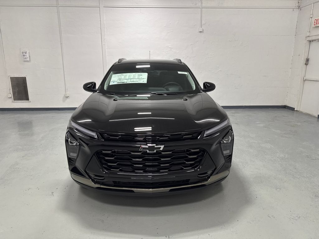 2025 Chevrolet Trax ACTIV photo 2
