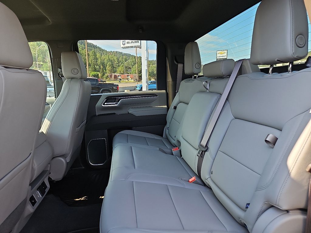 2025 Chevrolet Silverado 2500HD LTZ photo 17