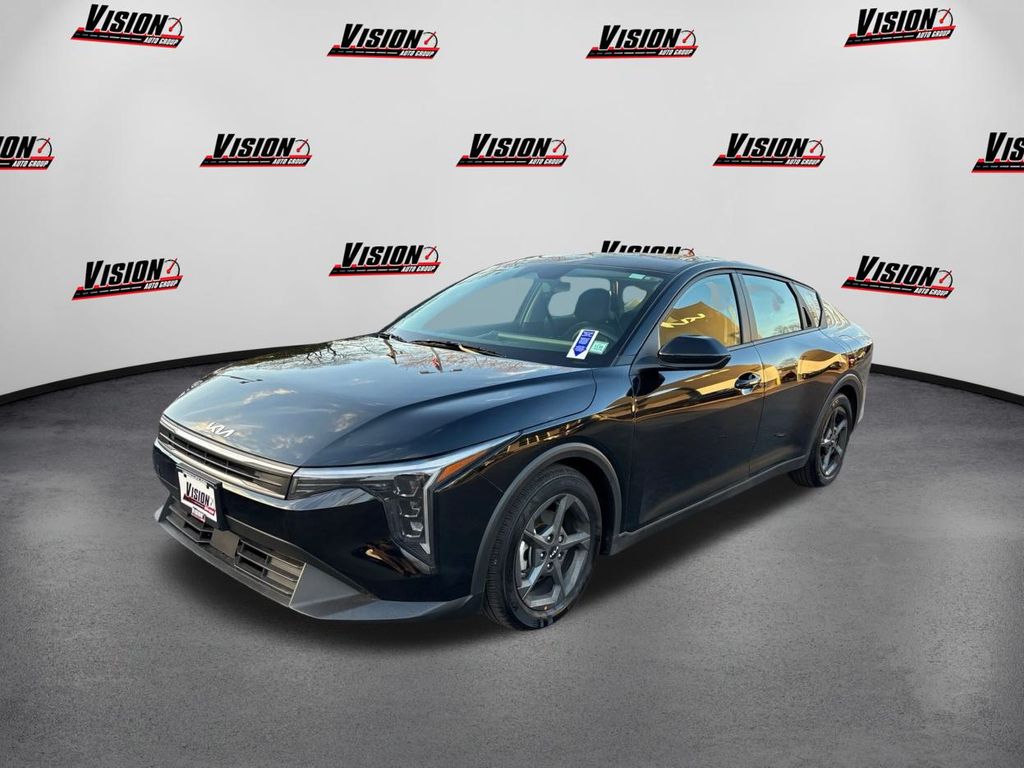 2025 Kia K4 LXS's photo