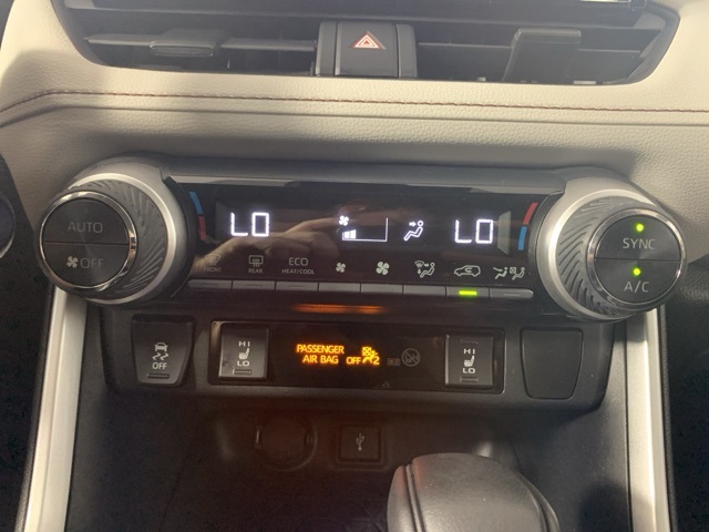 2021 Toyota RAV4 Hybrid XLE photo 16