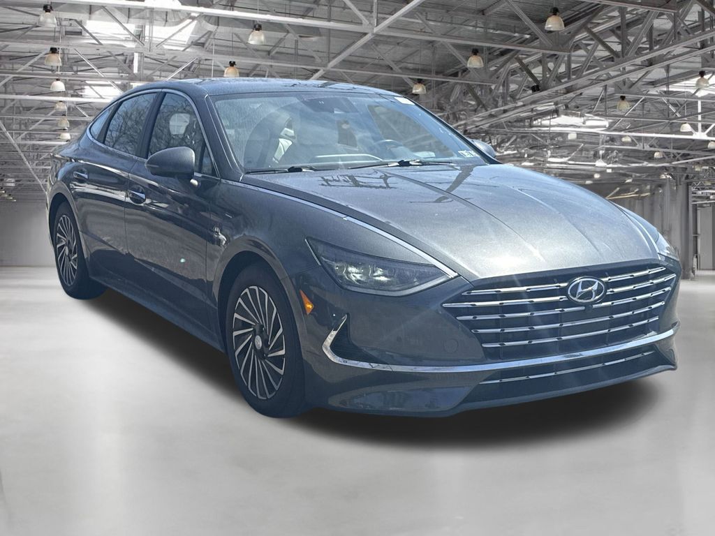 2022 Hyundai Sonata Hybrid Limited's photo