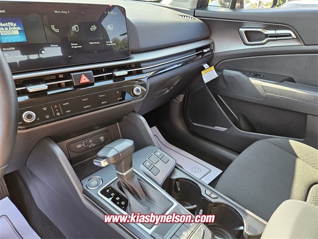 2026 Kia Sportage LX photo 8