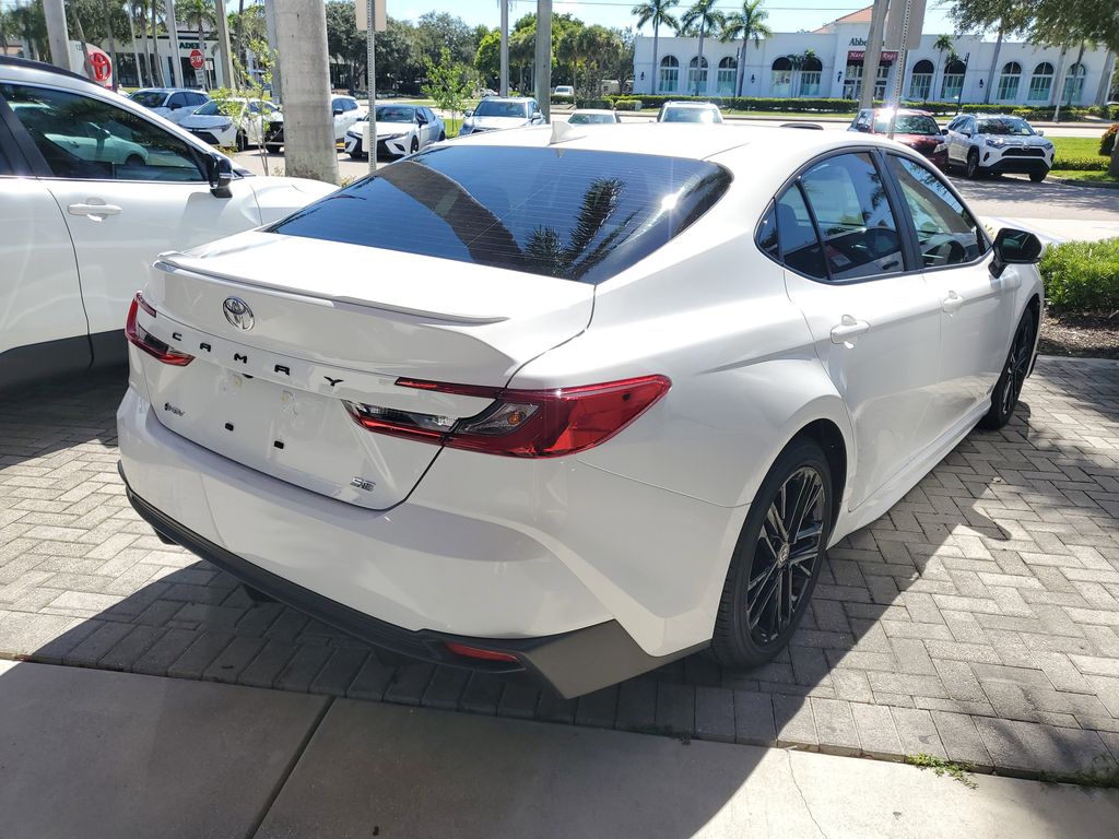 2025 Toyota Camry SE photo 4