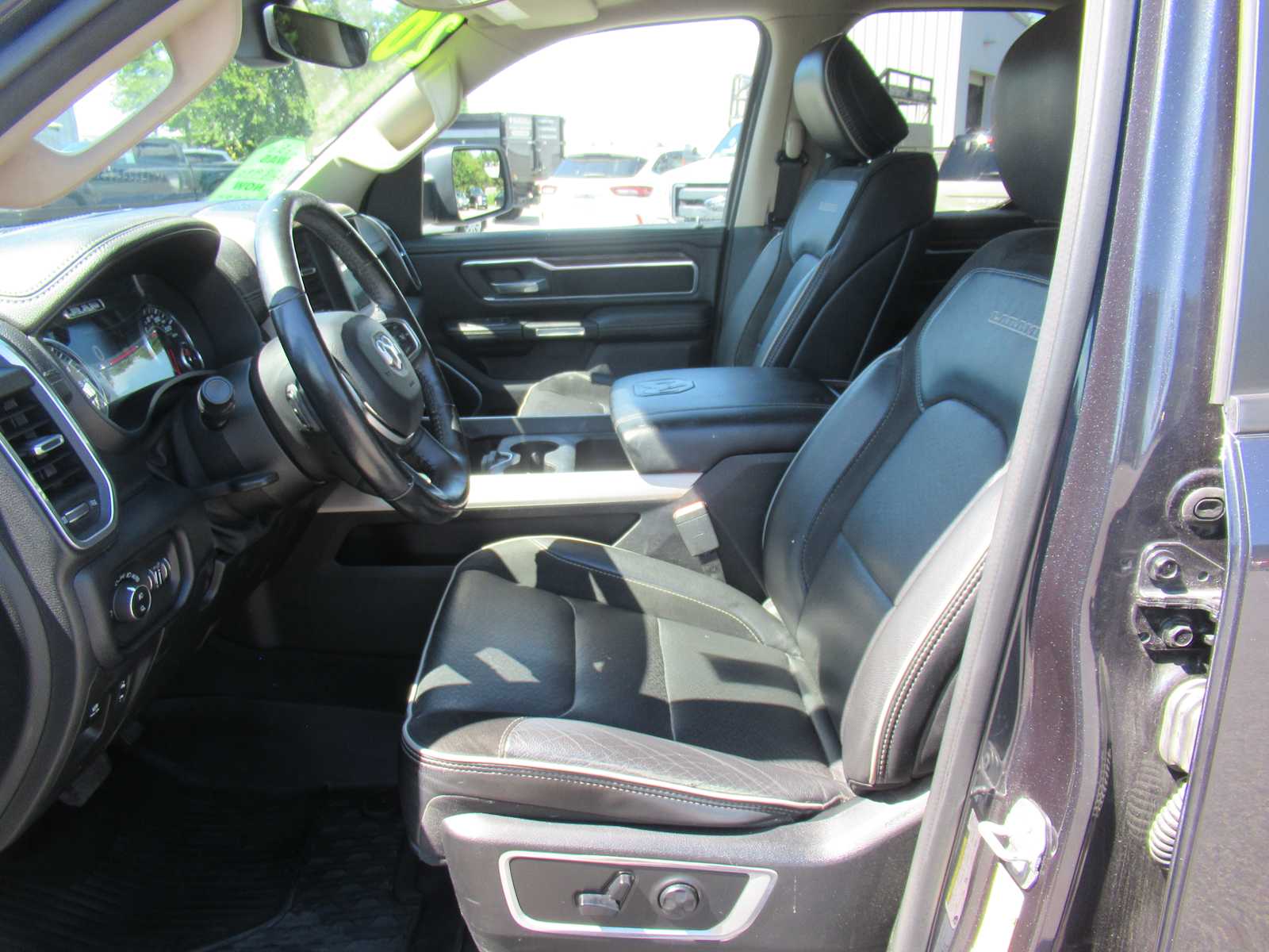 2020 Ram 1500 Laramie photo 21