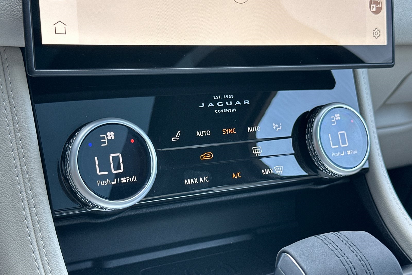 2025 Jaguar F-PACE P250 R-Dynamic S photo 23