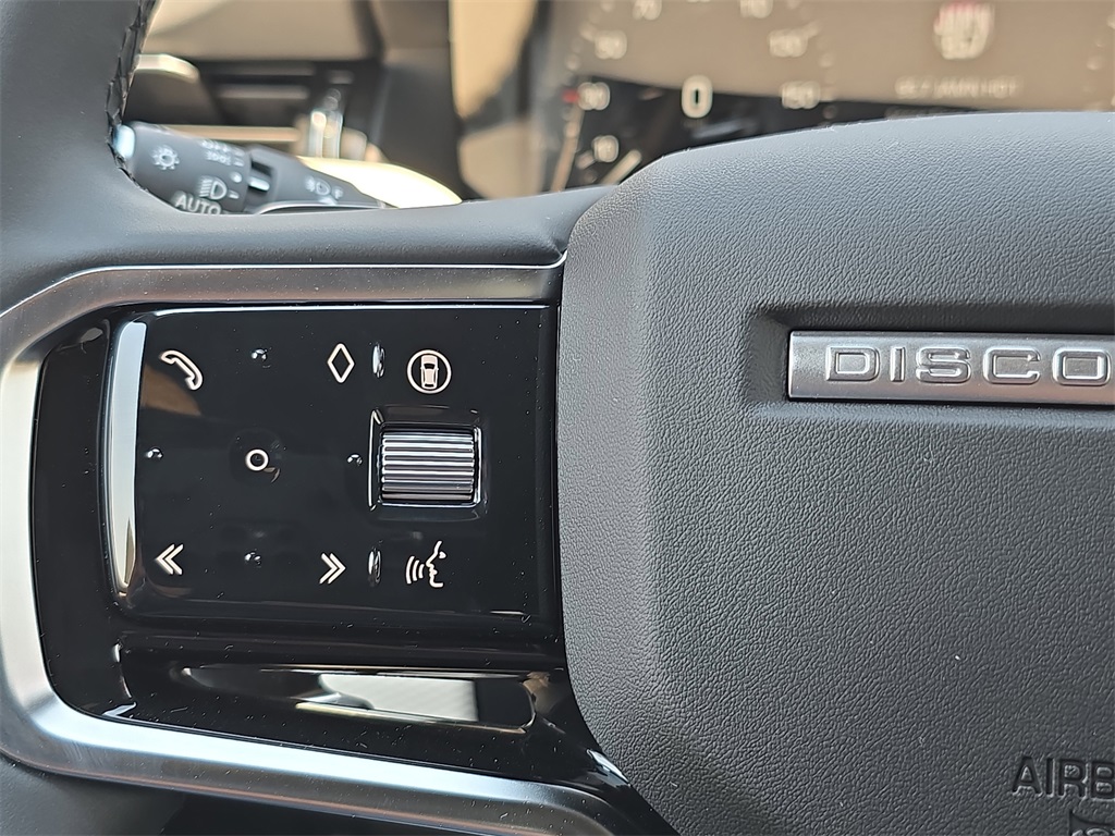 2025 Land Rover Discovery Sport SE photo 11