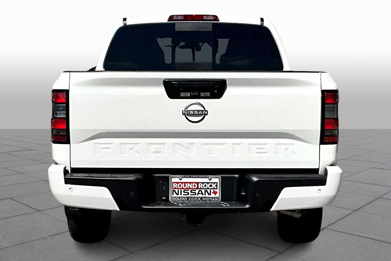 2025 Nissan Frontier SV photo 4