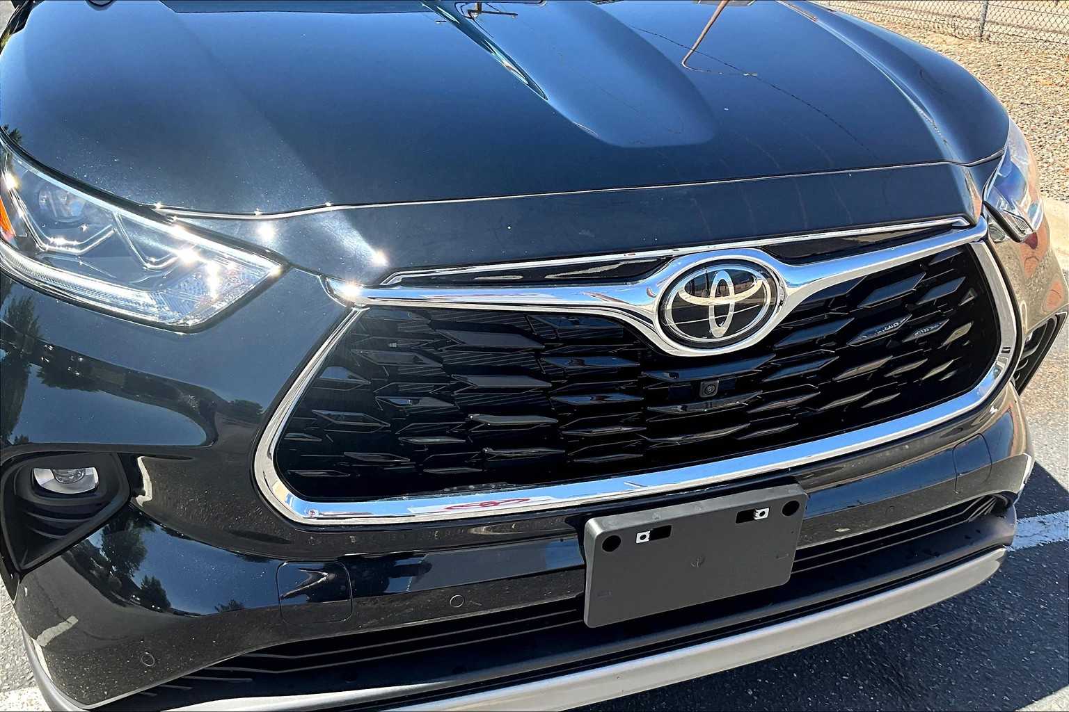 2025 Toyota Highlander Platinum photo 28