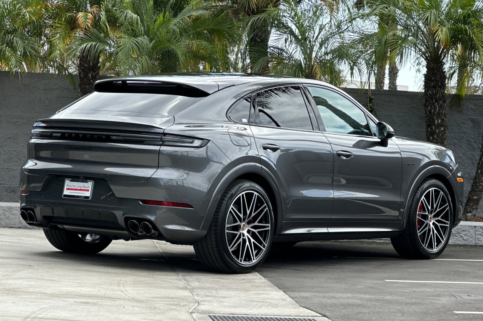2026 Porsche Cayenne S E-Hybrid Coupe photo 9
