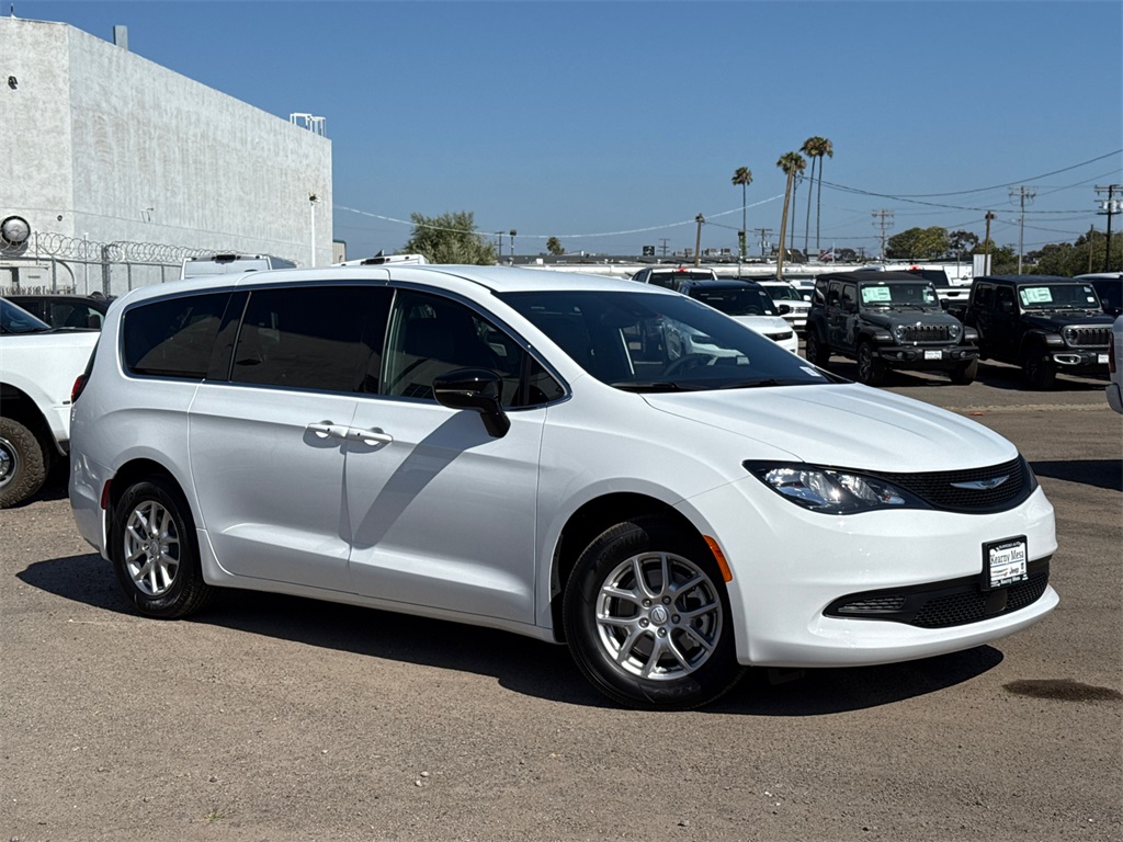 2025 Chrysler Voyager LX photo 2