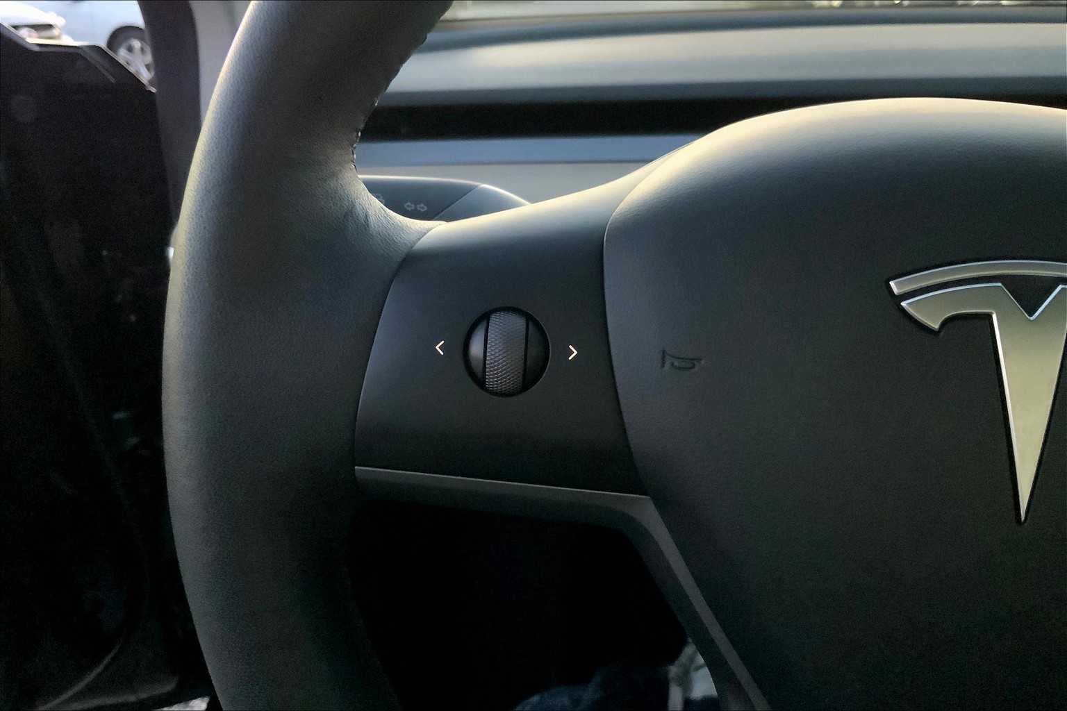 2023 Tesla Model 3 photo 21