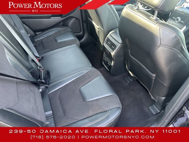 2020 Ford Edge ST photo 30