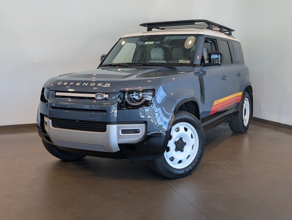 2025 Land Rover Defender S's photo