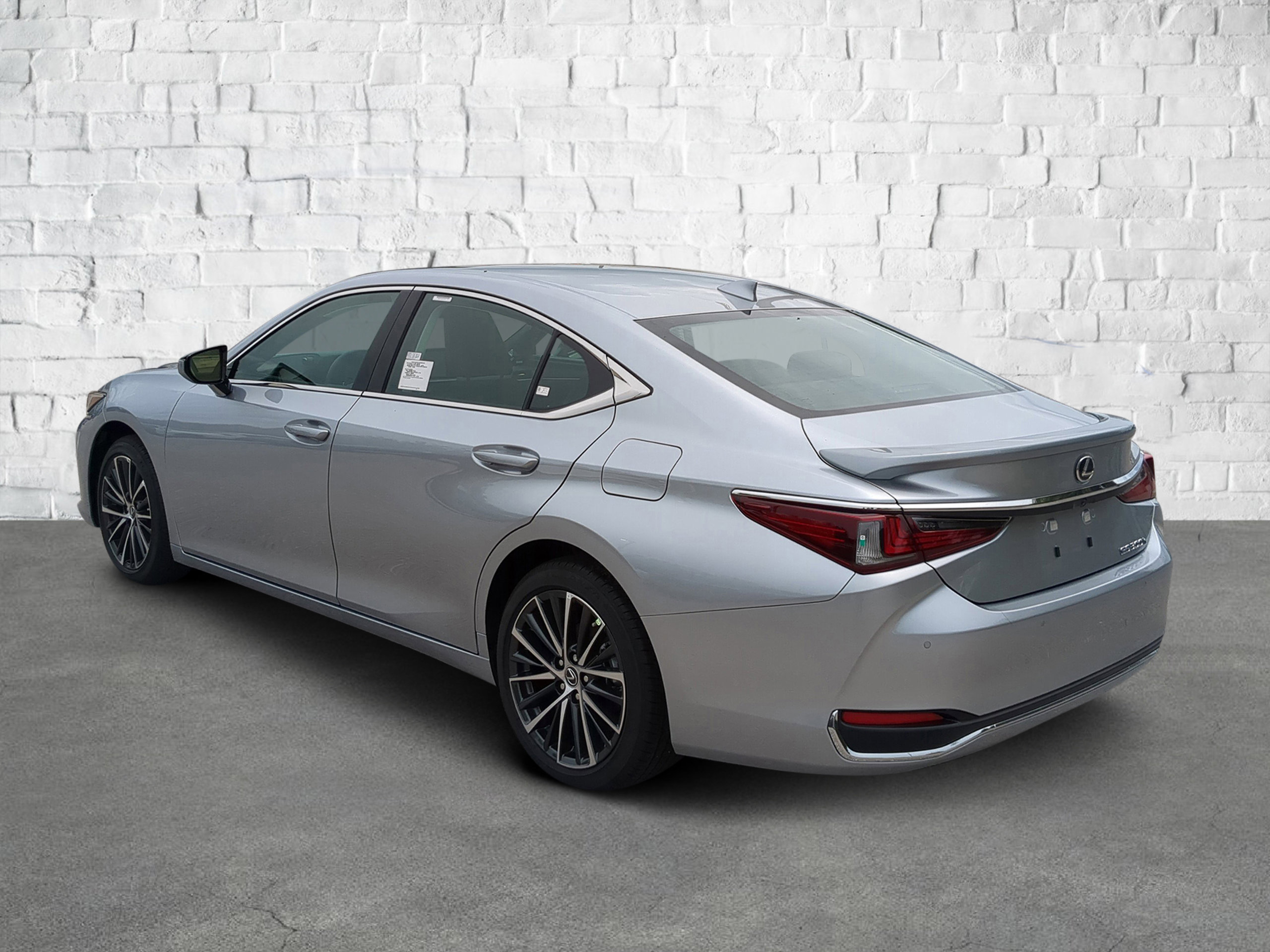 2025 Lexus ES 300h photo 6